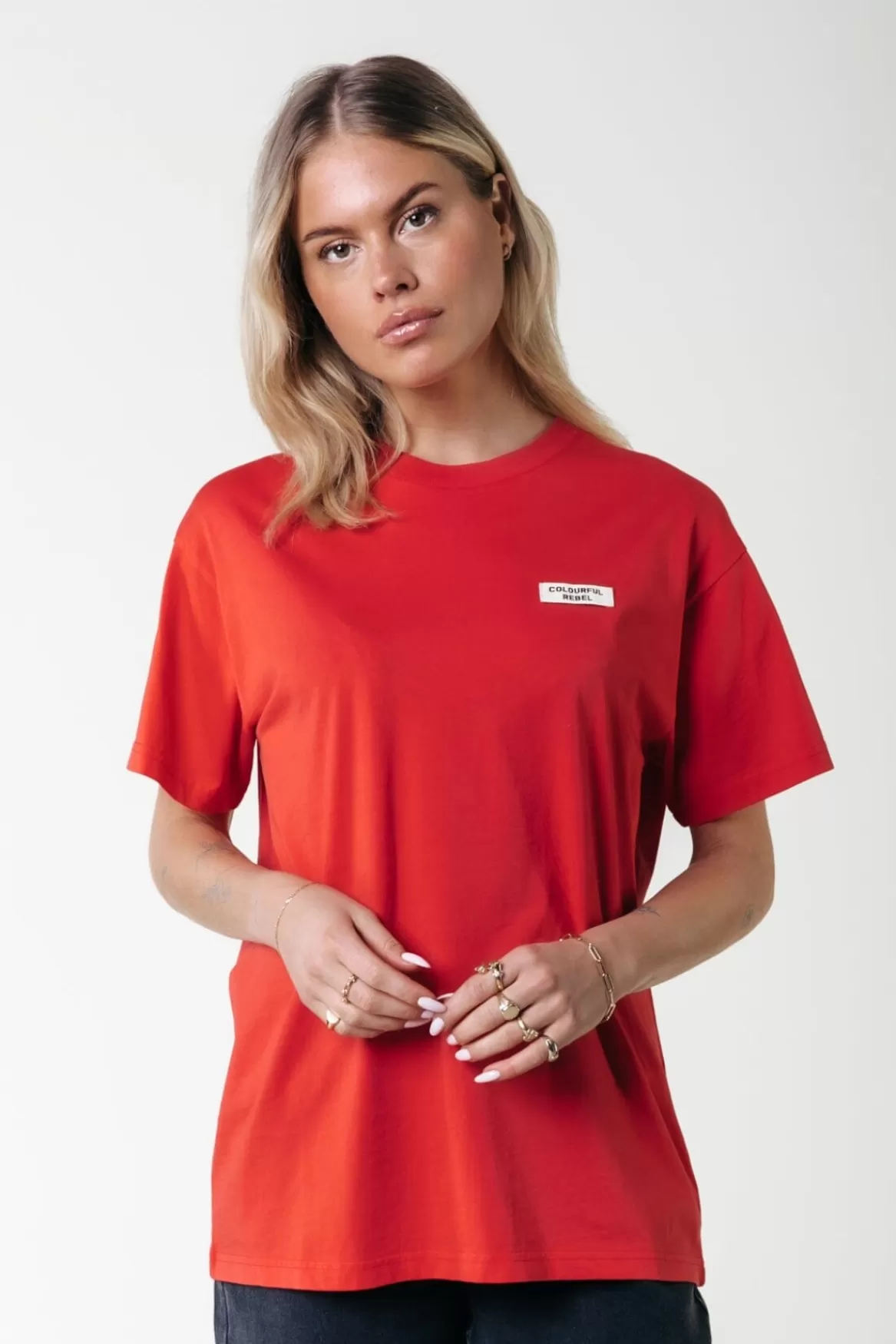 Colourful Rebel Uni Label T-shirt | Scarlet Red