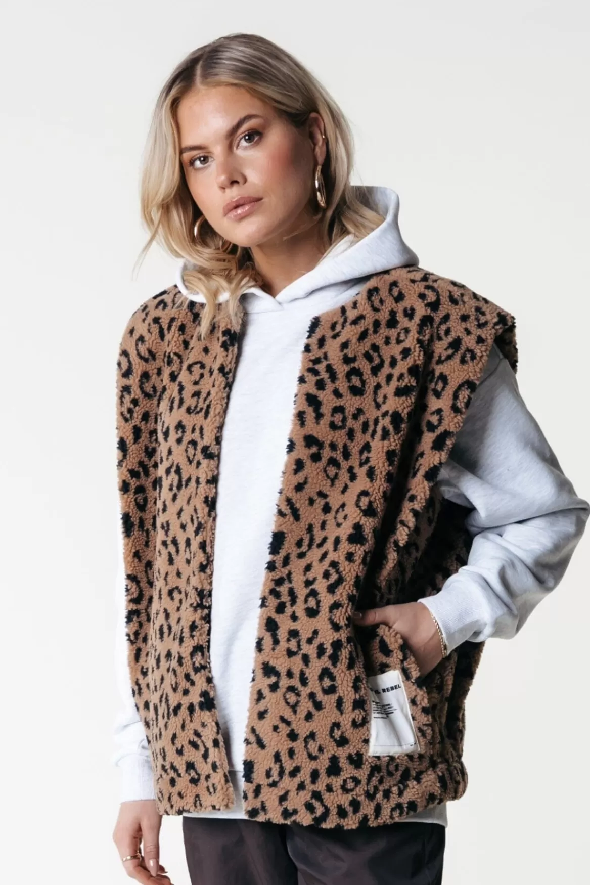 Colourful Rebel Yoni Teddy Gilet | Warm Brown
